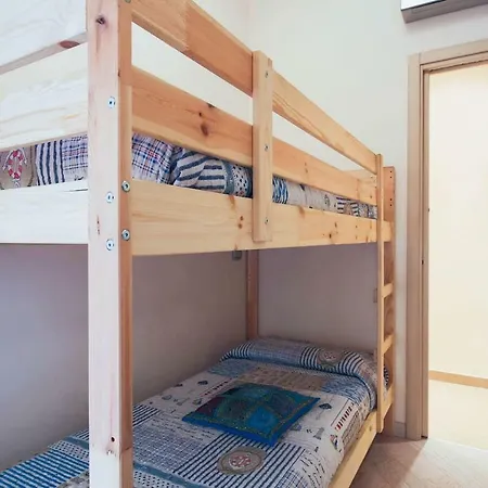Leonardo Apartment *