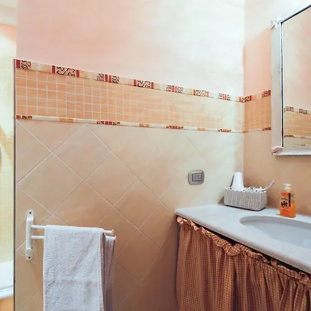 Leonardo Apartment *
